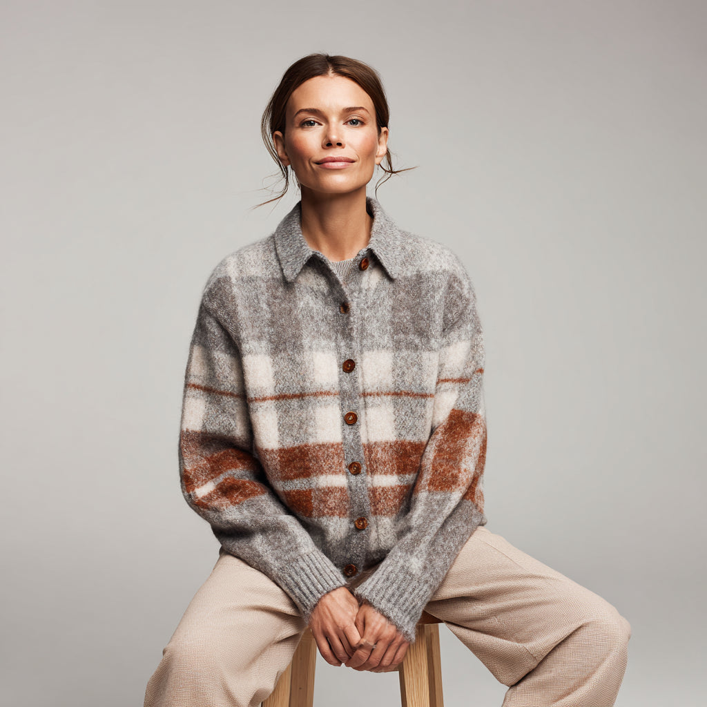 Elena Soft Bloom Kariertes Strickstück